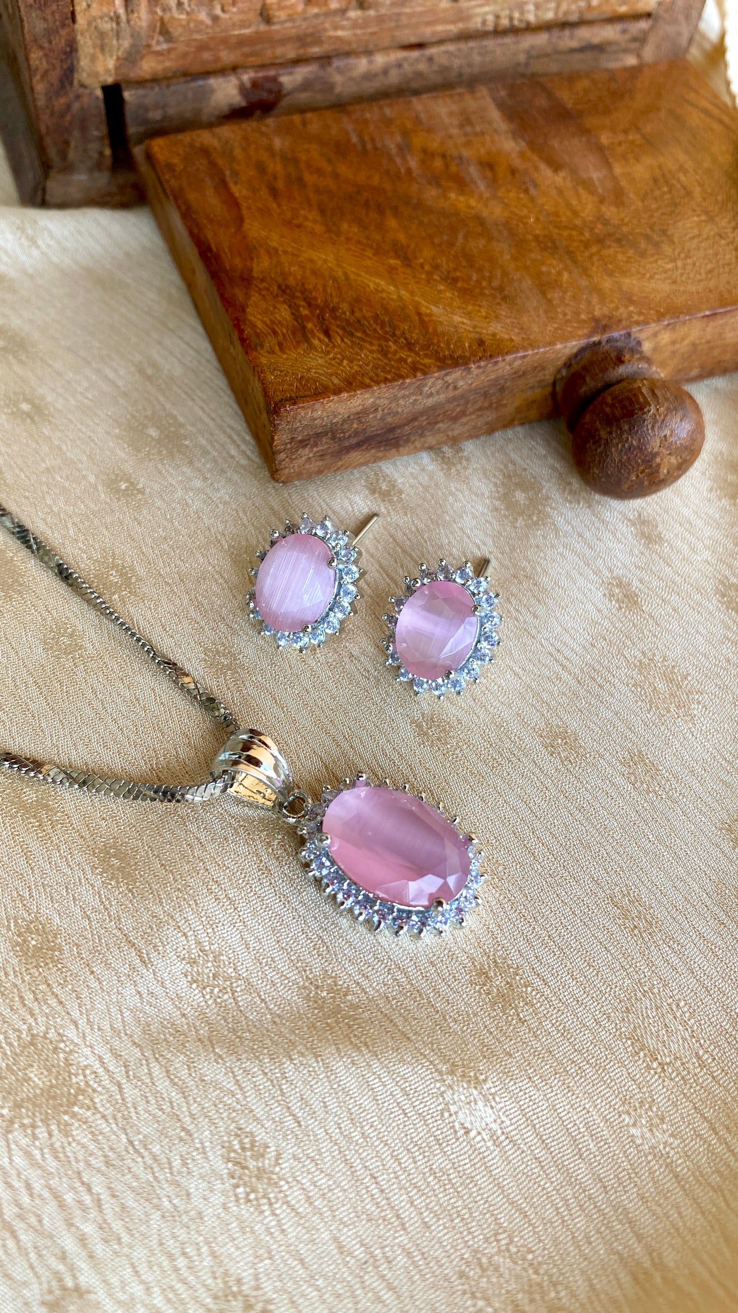 Dublet Indian Pendant Set