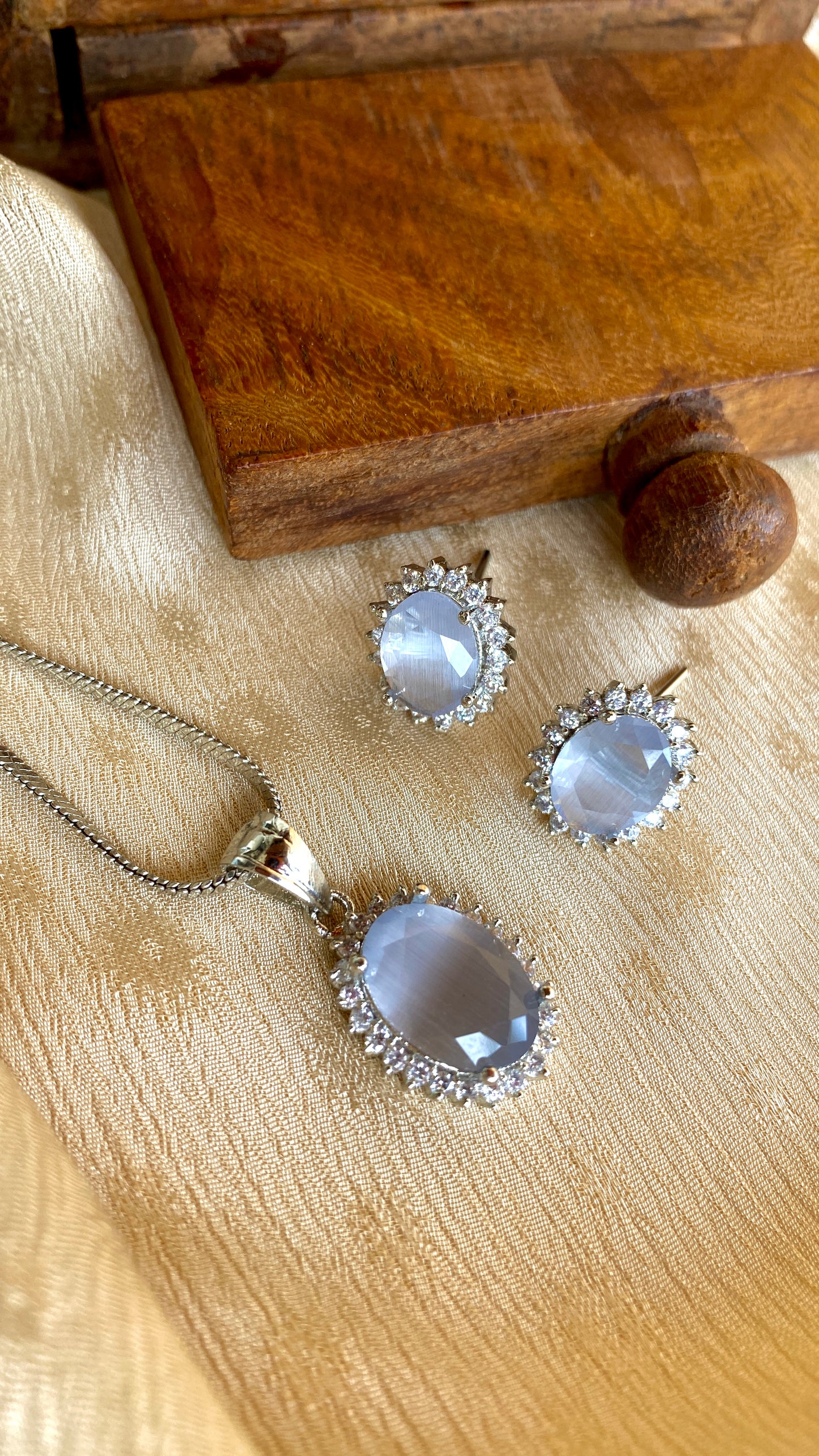 Dublet Indian Pendant Set