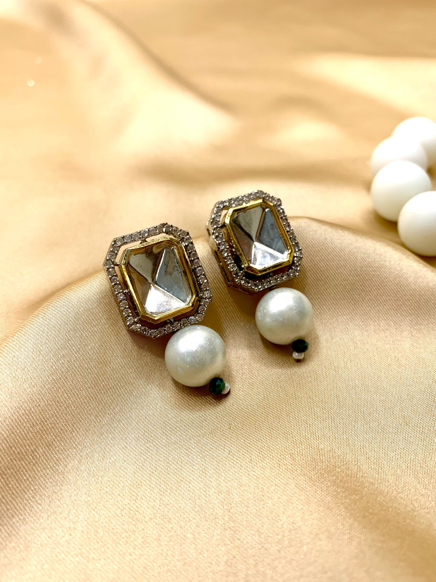 Uncut kundan studs