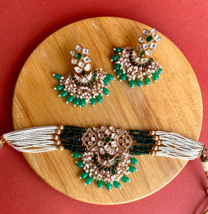Tayani Kundan Set